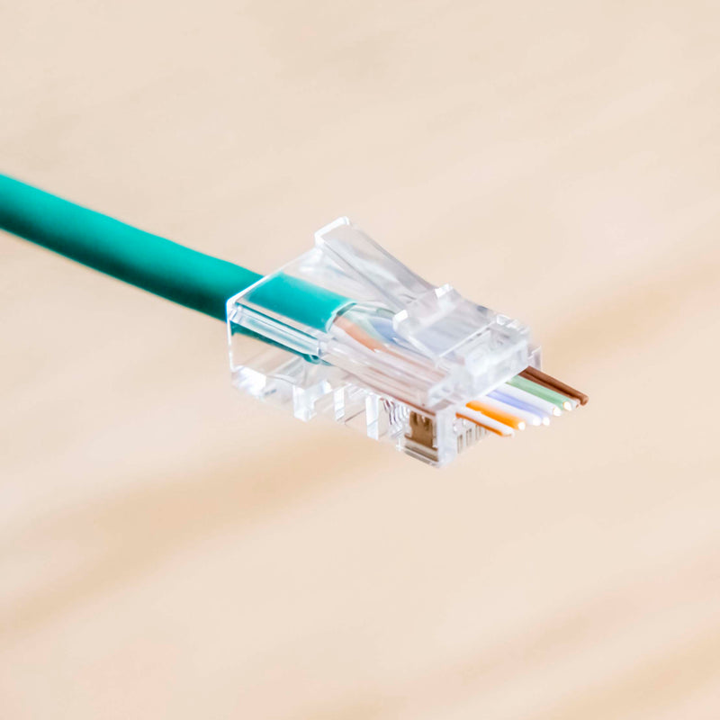 RJ45 Cat. 5E UTP Plug - Feed Through - 3-Prong - 50 Micron - 100 Pack
